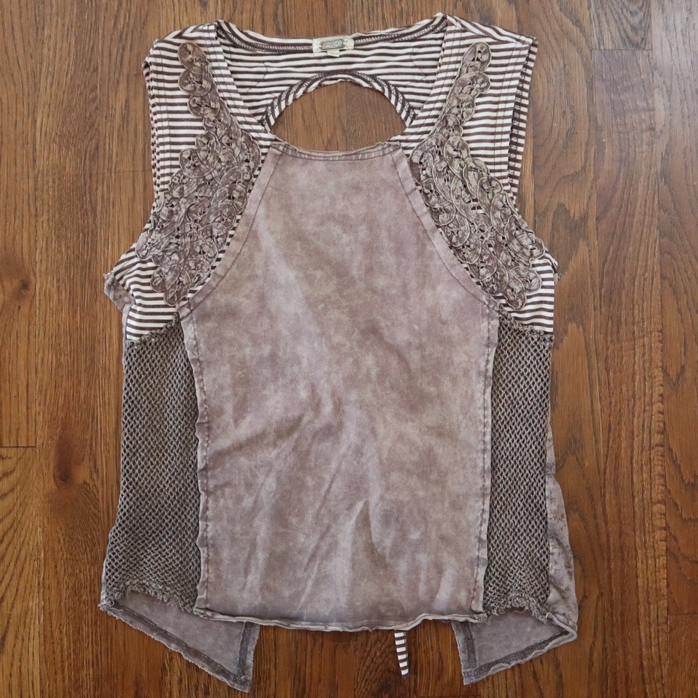 gimmicks by BKE Open Back Tank